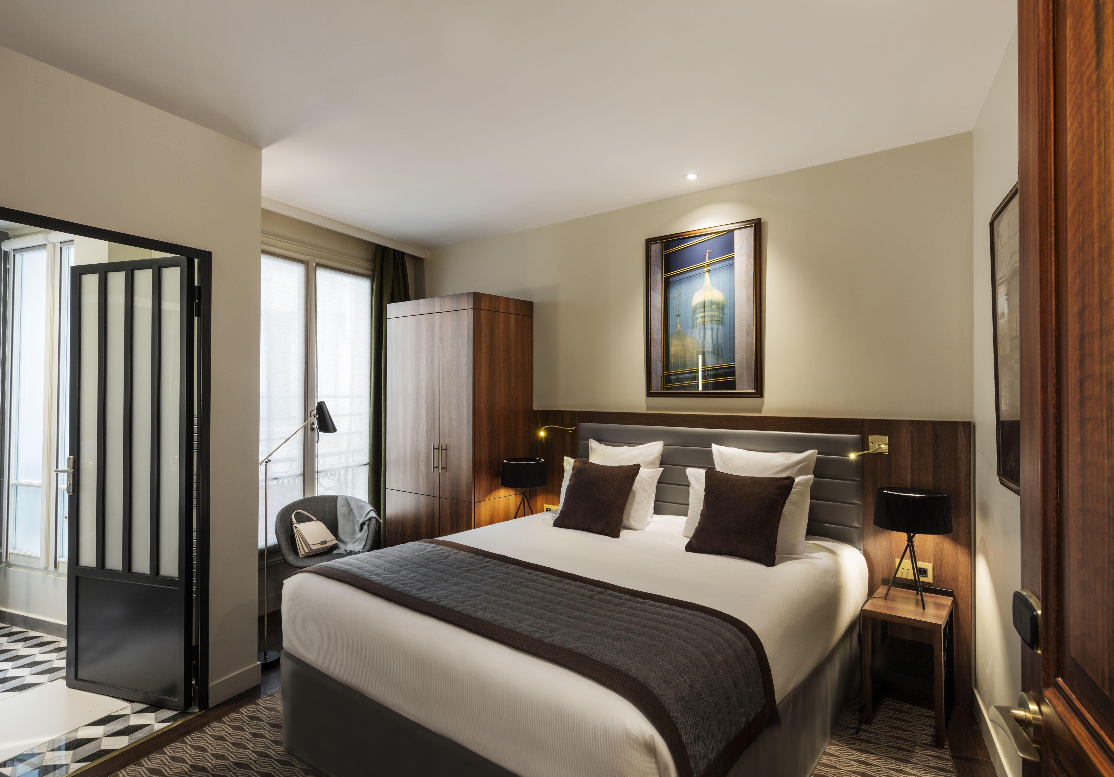 Mayflower Opera Hotel 4*