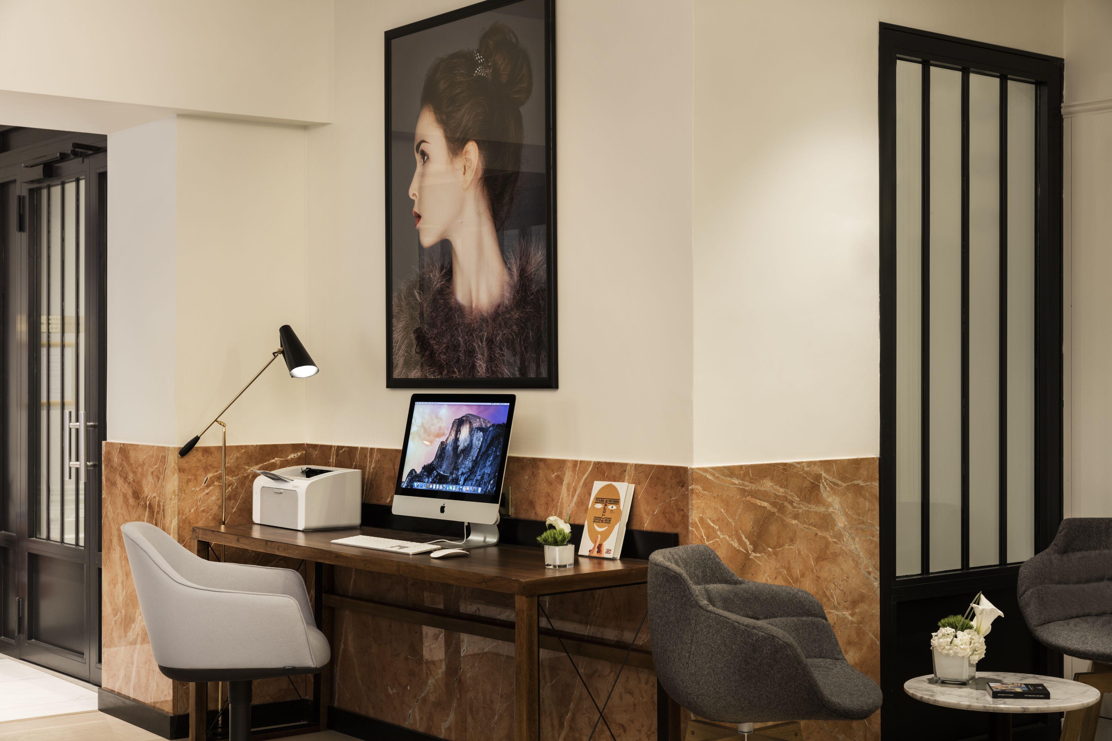 Mayflower Opera Hotel