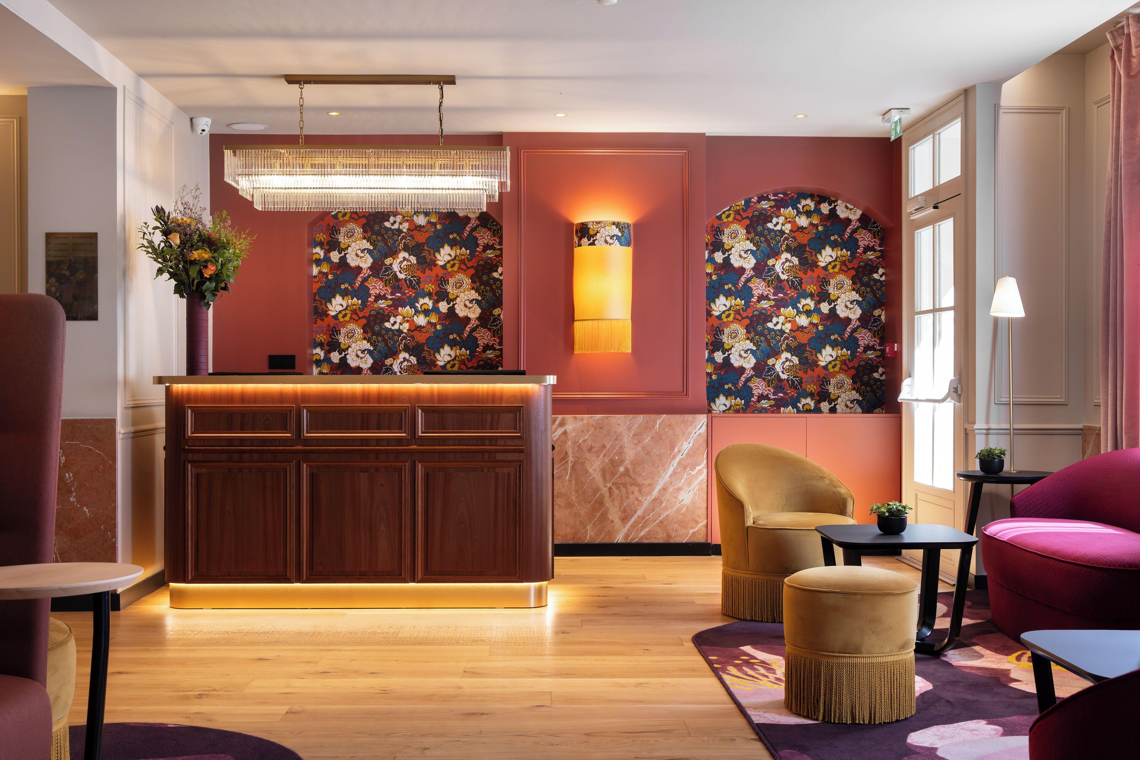 Mayflower Opera Hotel