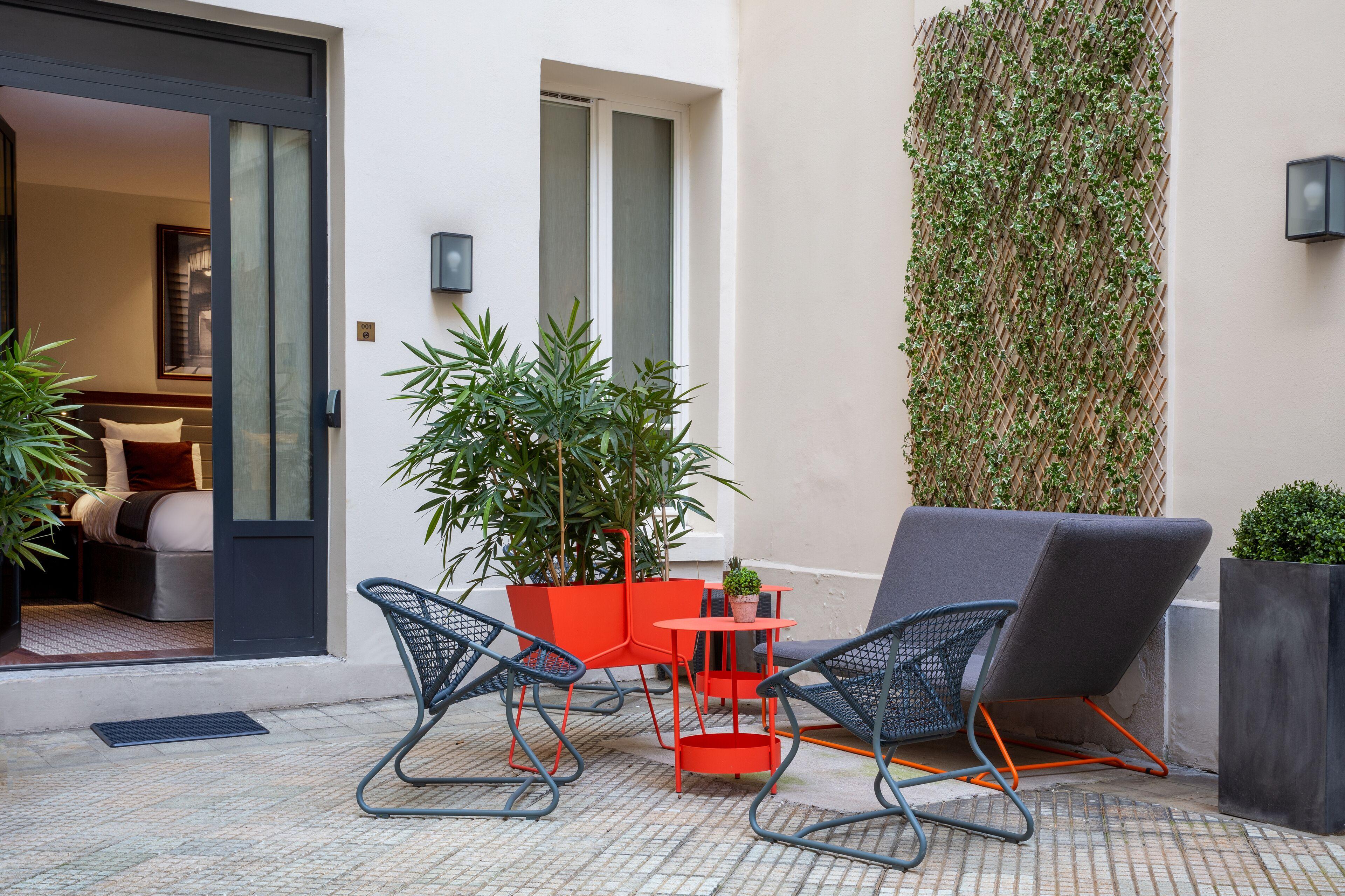 Mayflower Opera Hotel